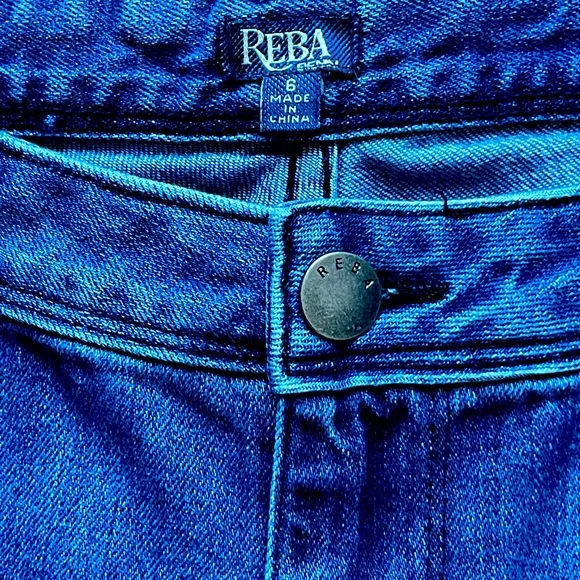 Reba Women’s Jeans Size 6 Blue in Color - Picture 6 of 7